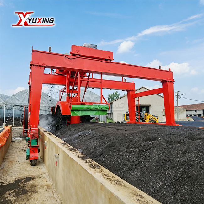 Self-propelled compost turner